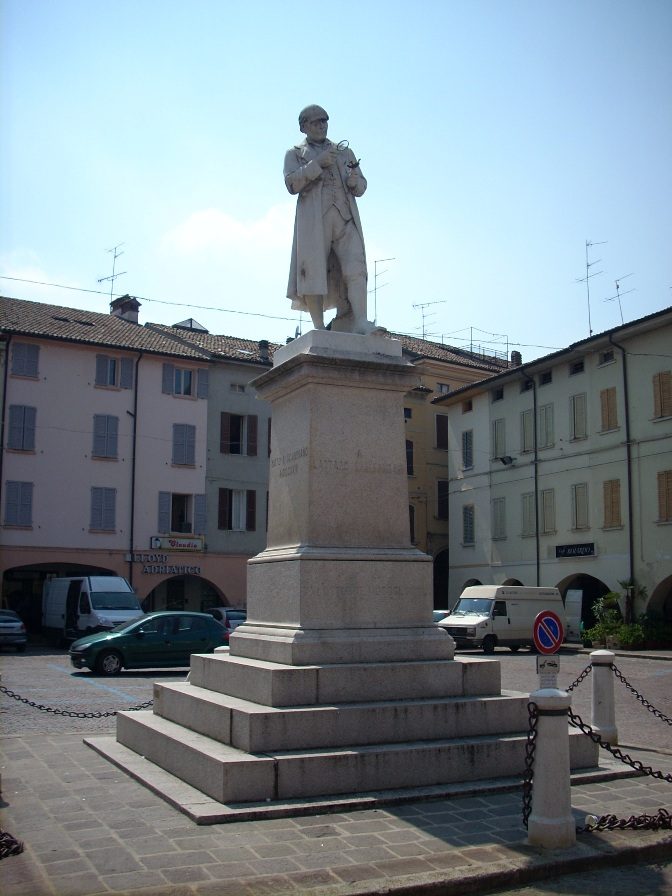 Lazzaro Spallanzani's monument, Scandiano, Reggio Emilia - 06.JPG